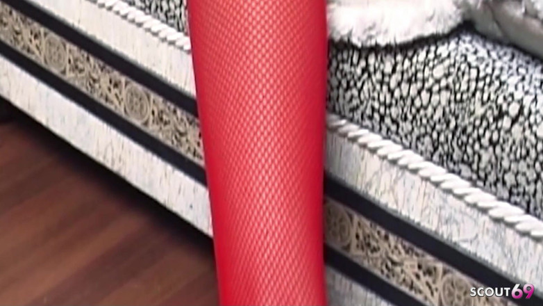 Shemale TS Collection: Худий азіатський транссексуал отримує свій перший анальний секс від великого члена