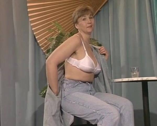 YOUR FIRST PORN: Mame Păroase Partea 1