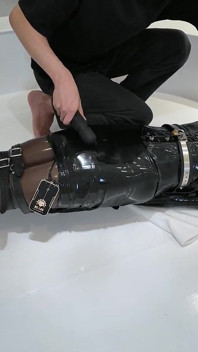 Mz33 - Latex Single Glove Restraint for Kneeling Training