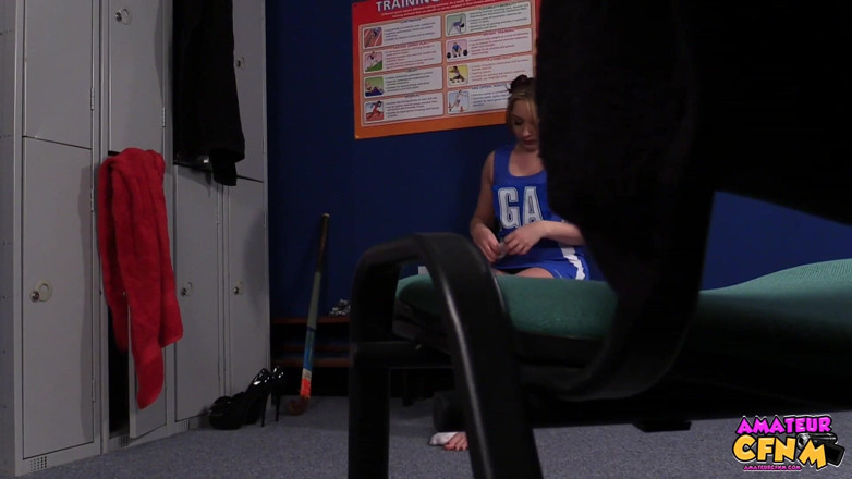 Amateur CFNM: Locker Peeper