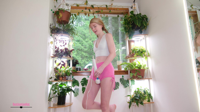 Destination Kat: Pee Holding Challenges