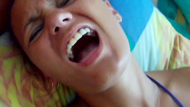 Dirty fantasy: Remaja sundal dikongkek ayah tirinya