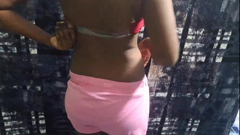 Kristy Mia: 夫の友達との秘密のセックス 1