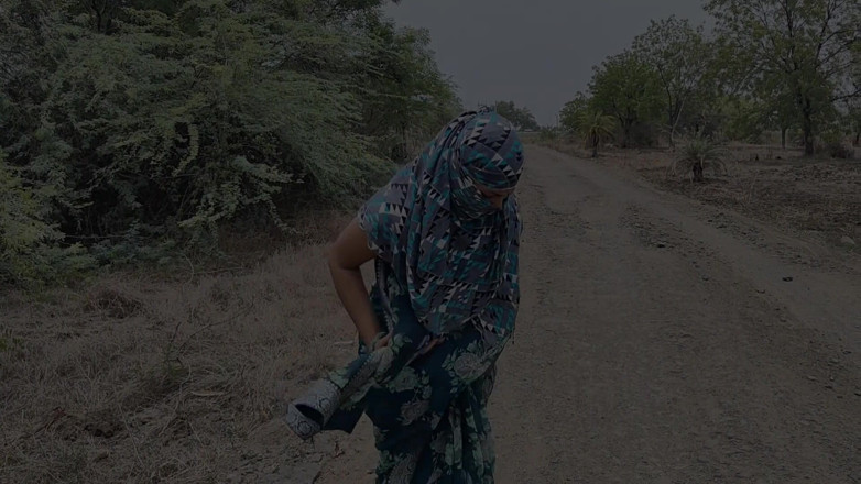 Sexy Komal: Wee On The Road Dan Letakkan Jari Di Jalan