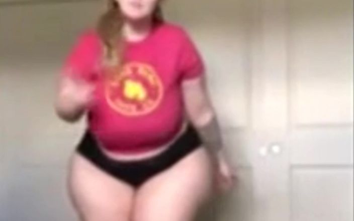 Big beautiful BBC sluts: घर पर अकेले नाचते हुए मेरे विशाल स्तन निचोड़ते हुए मेरी विशाल गांड हिलाते हुए