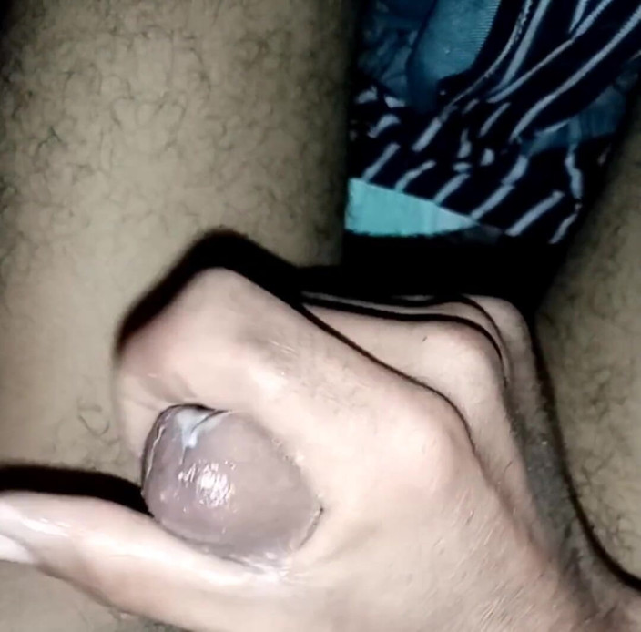Hassan060: Rychlá masturbace s krásným ptákem