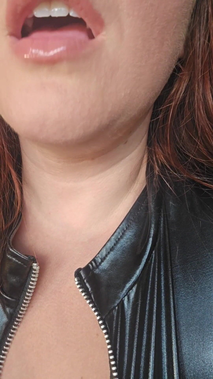 Annabelle Rogers: Повія з великими цицьками в латексі спокушає вас на зраду вашої дружини