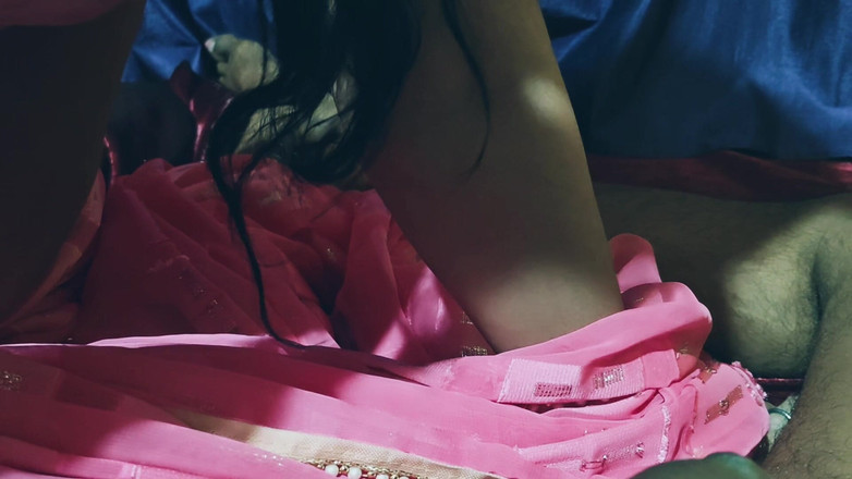 Hotpooja86900: 義姉が義兄のペニスを激しく吸った