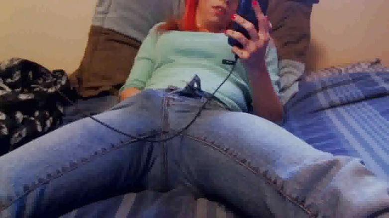 PetiteXrotic: Мастурбация в штанах