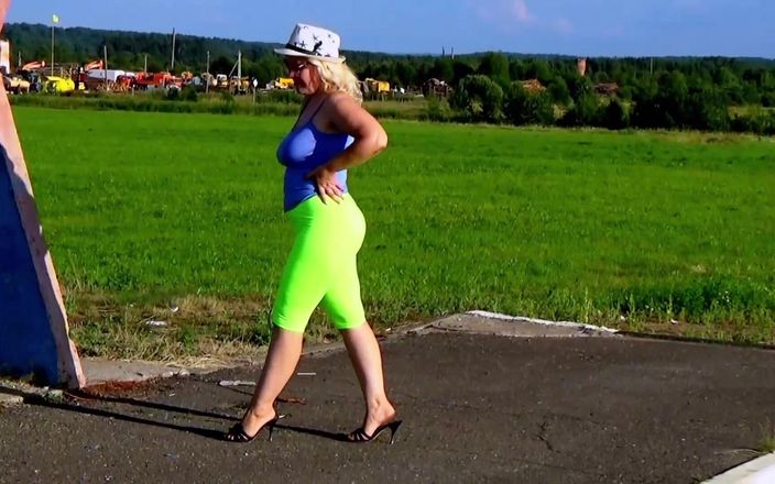 RedRoseRus: Leggings amarelas - caminhada na estrada