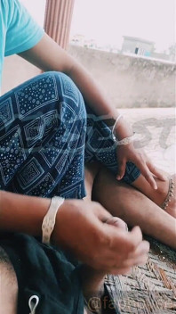 Desi Bhabhi's wild handjob with hot hands & boobs fully exposed, you will lose control as soon as you see them!