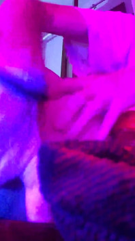 Addy Haze are timp de joacă cu prietenul ei de futai Alex - distracție în spatele degetului