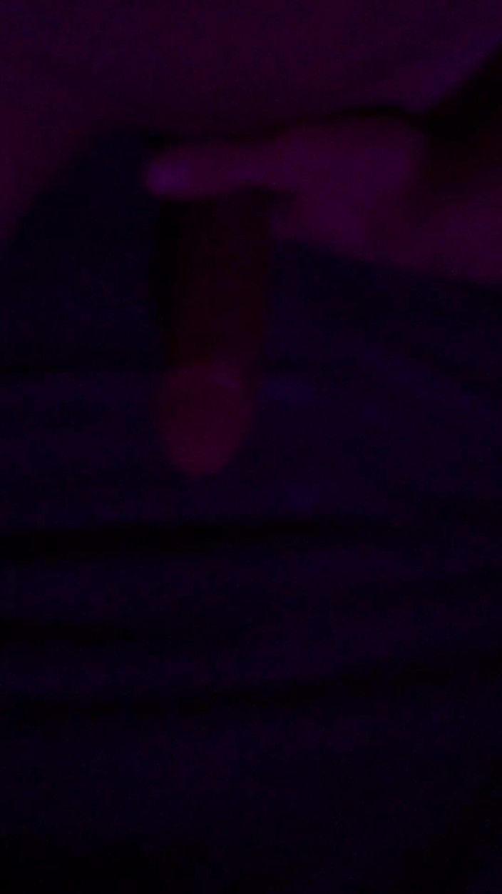 Femboy life: Ragazzo Effeminato Carino Che Si Masturba Pene