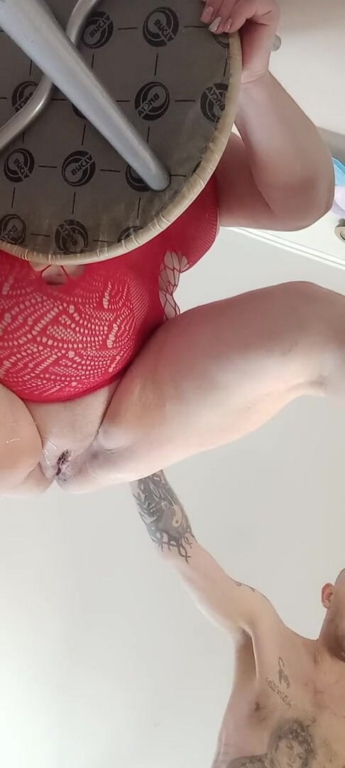 Zona901: Wife loves to take cum in her pussy