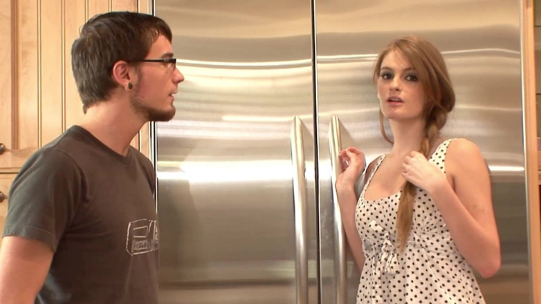 Bananas with Melons: Sexy nováčci scéna-3 hubená zrzka teen Faye Reagan si užívá...