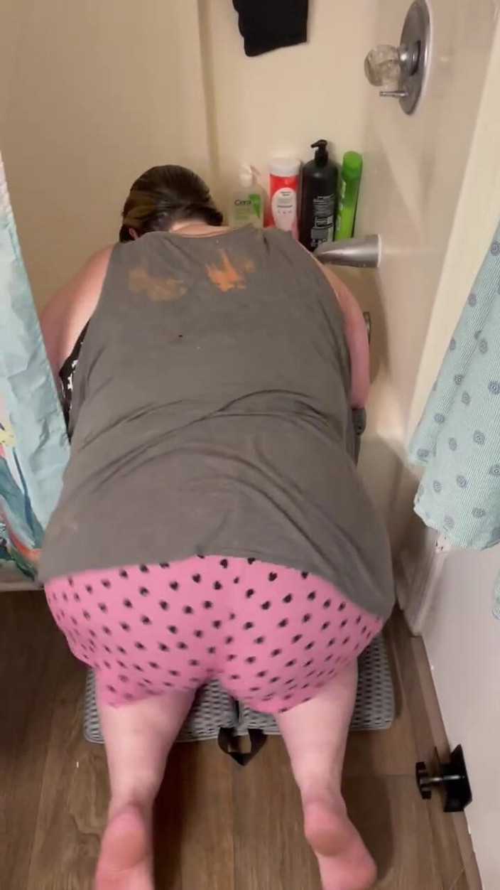 BBW Phoenix: MILF Shaking Her Ass