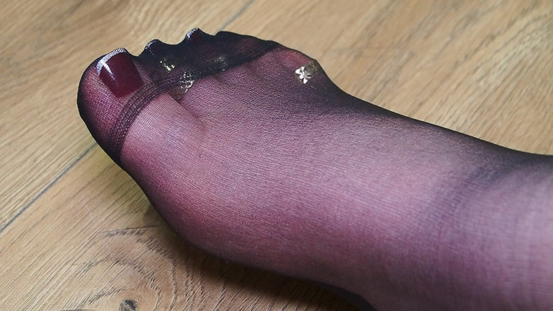 Anastasia Gree: Моя нога розмір 40: раб під моєю повною владою і підкорення