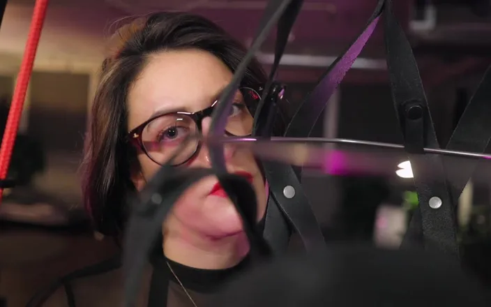 Countess diamond: Leather Bondage Strap Cage - Total Weightless Confinement