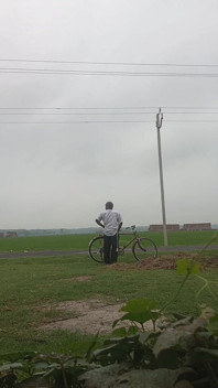 Yangji își arată gaura pizdei, soțul ei furios se masturbează în pădure