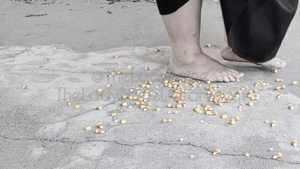 TheLadyBaine: SSBBW barefoot demoness candy corn crushing