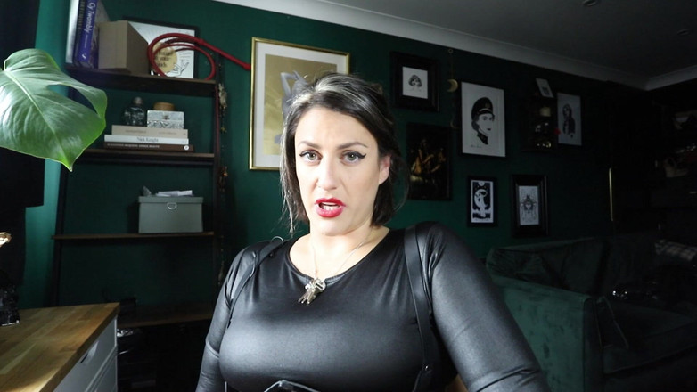 Countess diamond: Cewek dominatriks tetangga sebelah