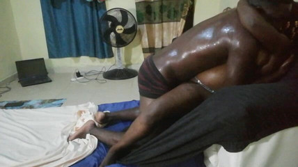 Pornsexlive: Když jsem mokrá, moje nevlastní sestra