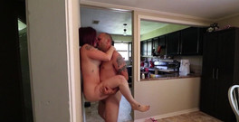 Jane Cane: Jak je to s tím, plácneš mě proti zdi a šukej...