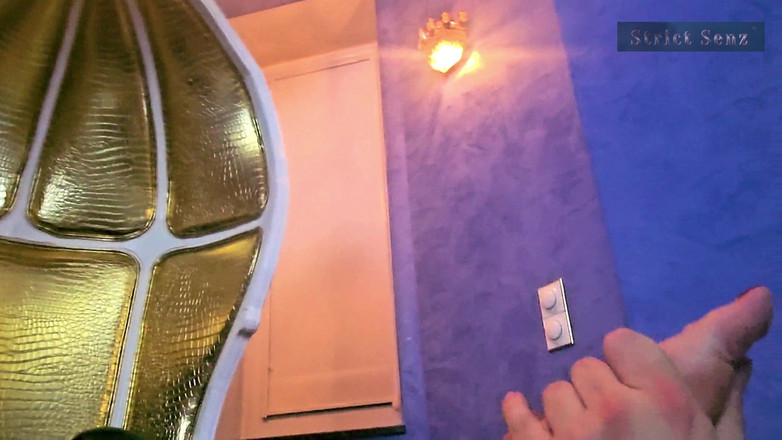 Strict Senz: Stina Stone Femdom Nohyworship Špinavé Páchnoucí Ponožky Bez Nohou Německé Paní...