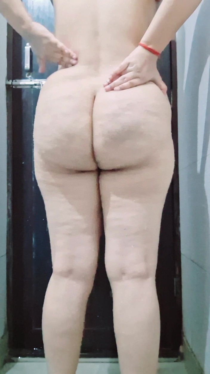 Riyathakur: Heißes bhabhi waschen anal nach der ersten nacht, indischer desi-sex