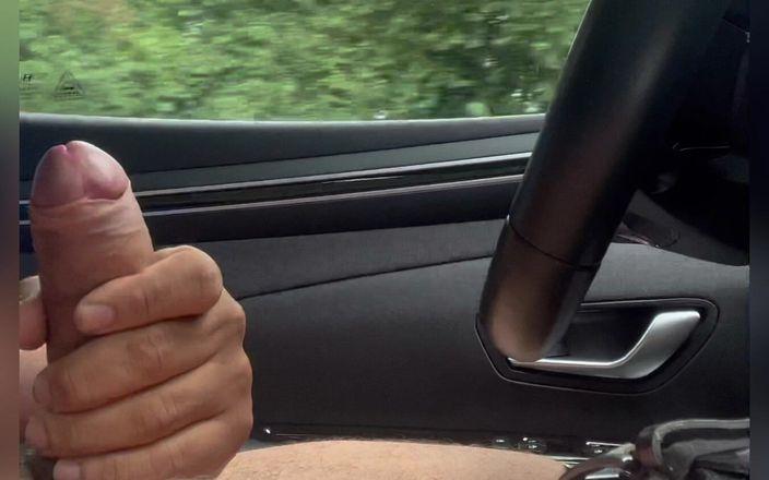 Kadu: Sega in autostrada durante la guida