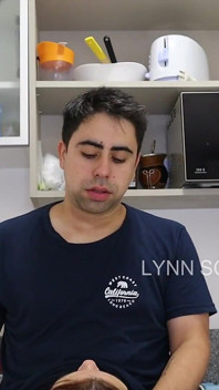 Follando a la novia de mi mejor amigo en la cocina mientras él está en la habitación de al lado