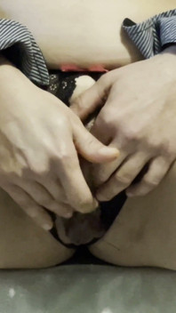 Mouth flowing with cum she gets fuck
