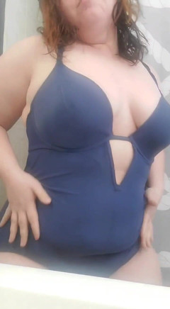 KinkyKatie: Est-ce que je regarde mieux dedans ou de sortir de...