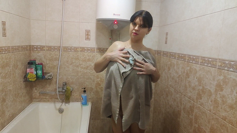 DirtyLubov: 갈색 머리 여자가 화를 낸다