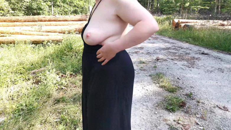 Bouncy Tits Action: Titten Heftig in Der Öffentlichkeit Geslappt