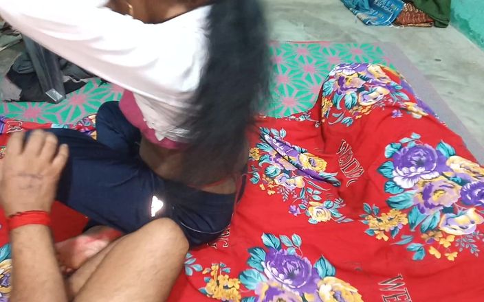 Sumitra-bhabi: Hermanastro folló hermanastra después de desnudarla