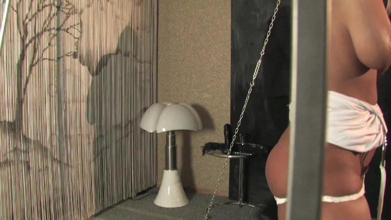 Nasty World Media: Dalam dan Lambat Lalu Cepat dan Kasar