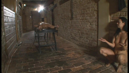 Absolute BDSM films - The original: Vernederend waxspel en gewikkeld met folie