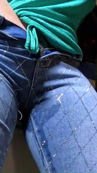 Desculpe sobre meu chefe - capô de fusca jeans brilhantes, boquete profundo e desculpas por esguicho molhado