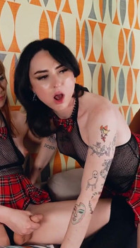 Awek remaja kholik jalang Dusti Bunni dan Lucy Fae Love Batang ayah tiri