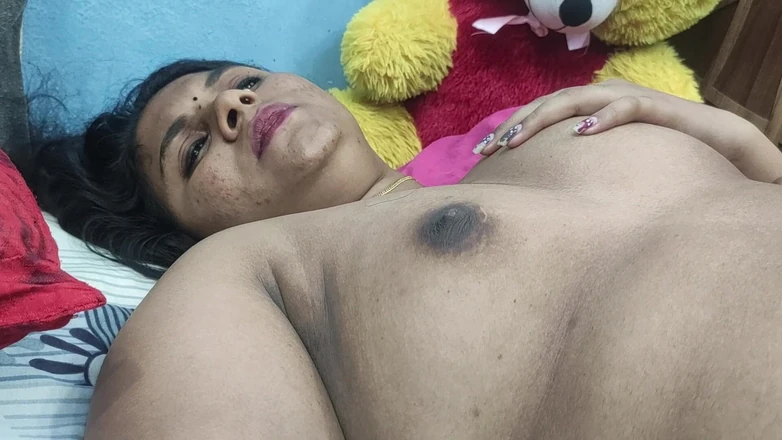 Vaigavarun45: 马来亚人妻被老公舔阴，喀拉拉邦人妻给老公口交，浪漫情侣做爱