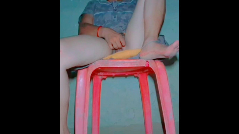 TricolorMusic3: Szwagierka masturbuje się, pokazując swoją cipkę swojemu mężowi, pokazując swoje...