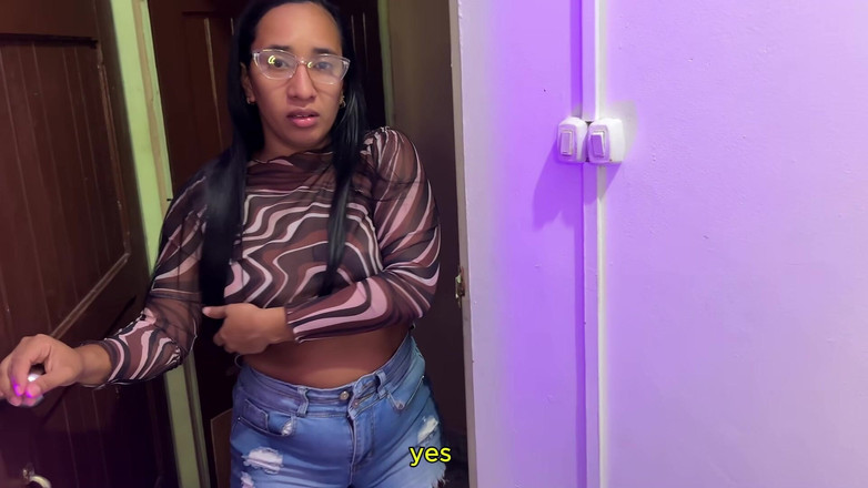 Leyne Rodriguez: Styvmamma fångade styvson knullar Nicole Tantaly sexdocka.