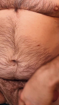Dominant stöhnender papi wichst für seinen stiefsohn