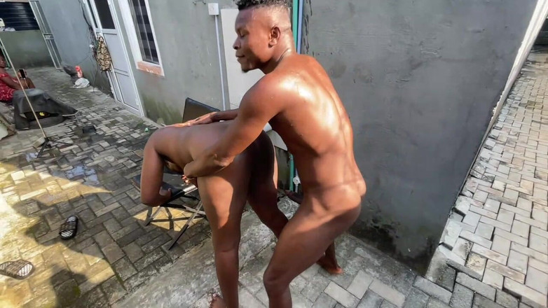 Sex naija 1: Der typ fickt wie ein tier