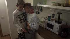 Max Gen: आदमी ने रसदार गांड चुदाई के लिए बड़े लंड के साथ एक ट्विंक को बहकाना शुरू कर दिया