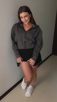 Fofa fitness menina implora para fodê-la na bunda e depois na boca!