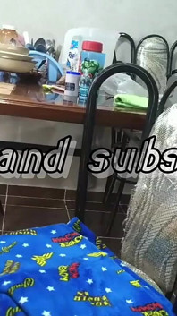 La nueva vecina está muy cachonda y me hizo follarla en su sala de estar, su marido se estaba duchando