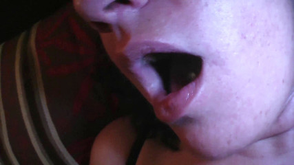 Lesbian Stories: 两个讨厌的熟女玩日立魔杖