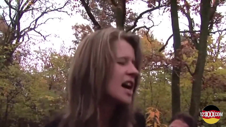 123XXX - Fucked Amateurs in Germany!: Perverzní dívka zastaví zvrhlíka a chce šukat